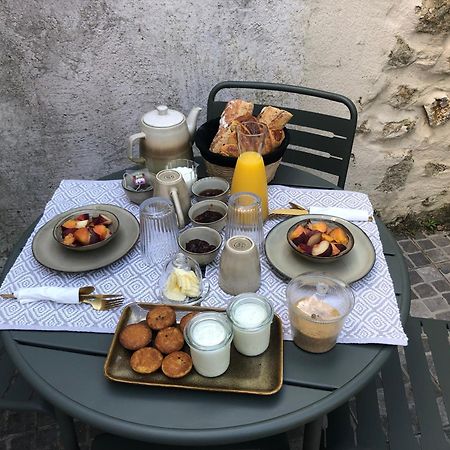 Les Troglos De La Tufoliere Bed & Breakfast Rochecorbon Exterior photo