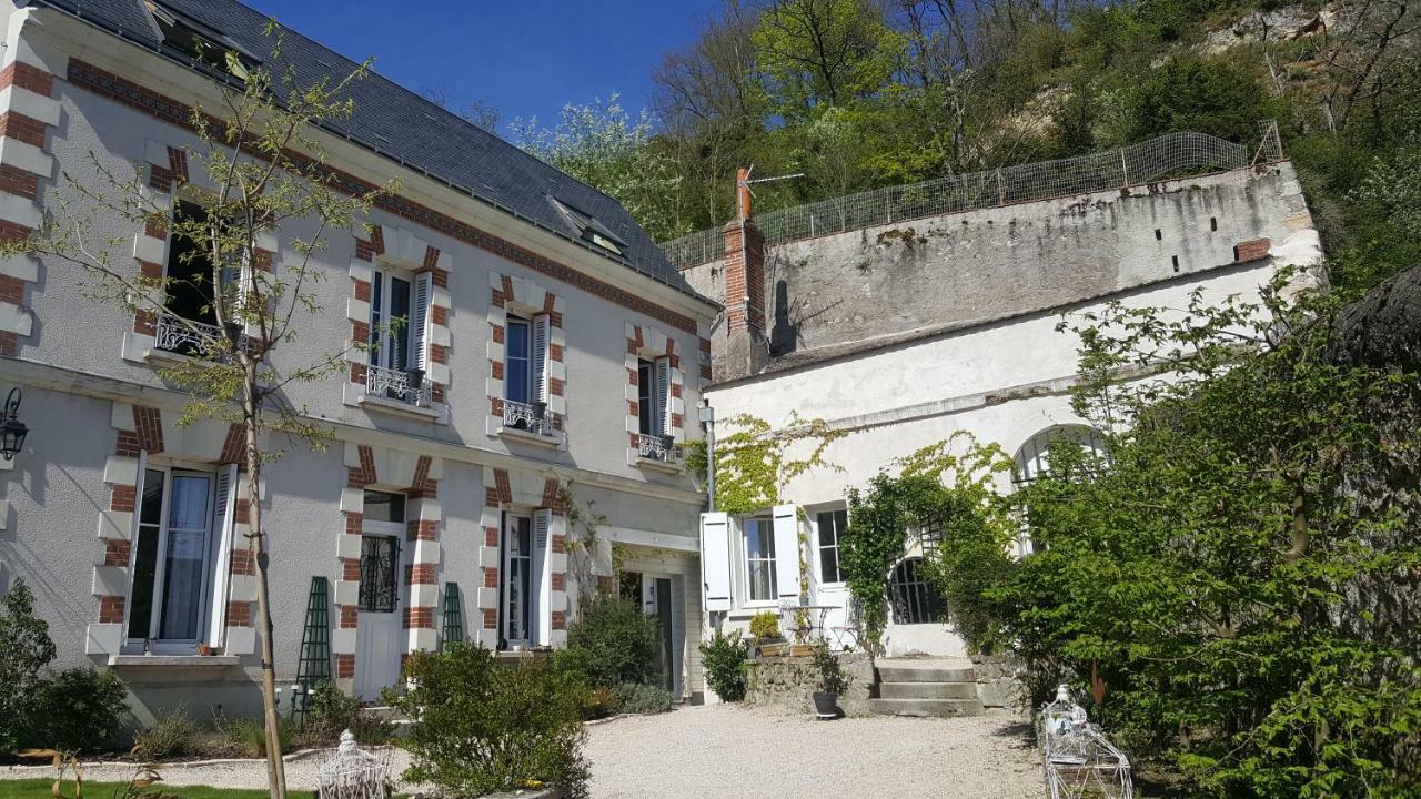 Les Troglos De La Tufoliere Bed & Breakfast Rochecorbon Exterior photo